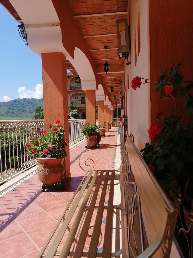Hotel Providencia Талпа-де-Алленде Екстер'єр фото
