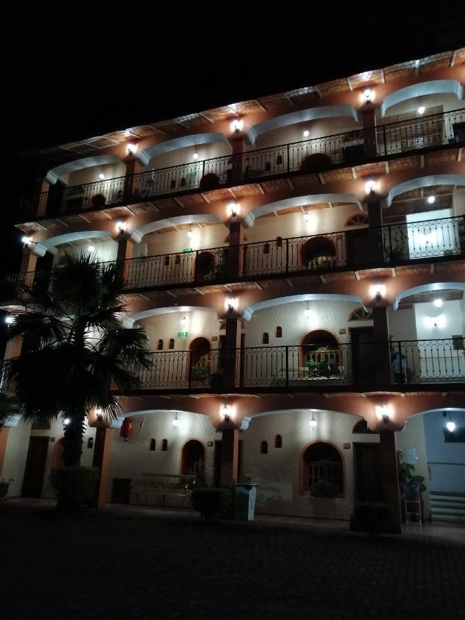 Hotel Providencia Талпа-де-Алленде Екстер'єр фото