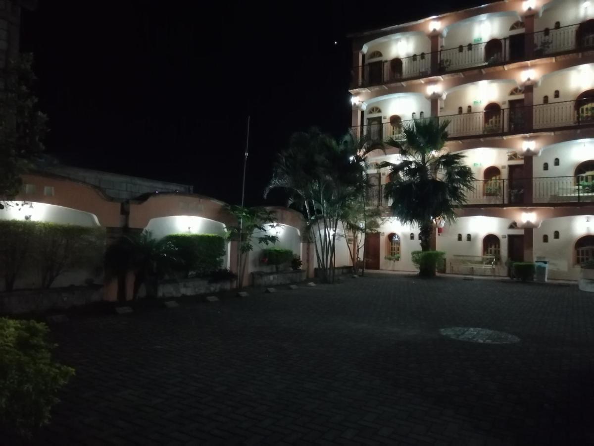 Hotel Providencia Талпа-де-Алленде Екстер'єр фото